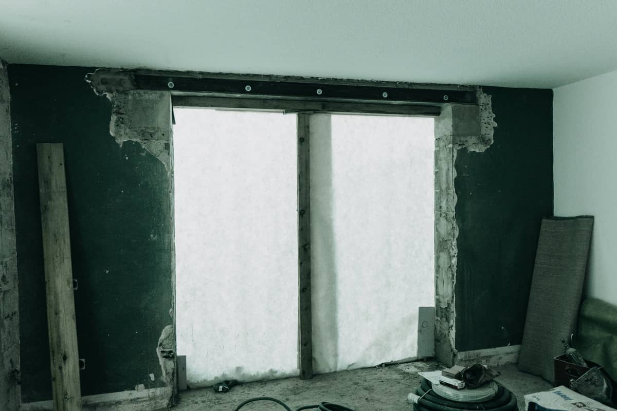 Neuer Wanddurchbruch mit Stahlträger in einem Wohnhaus in Siegburg