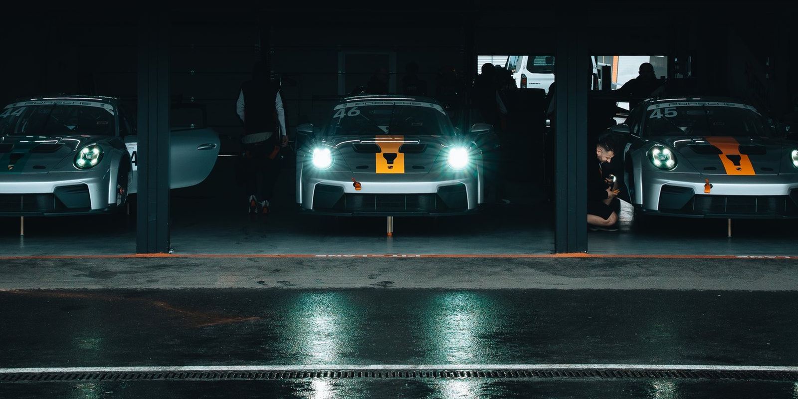 Porsche 911 GT3 Cup in der Boxengasse am Rennwochenende