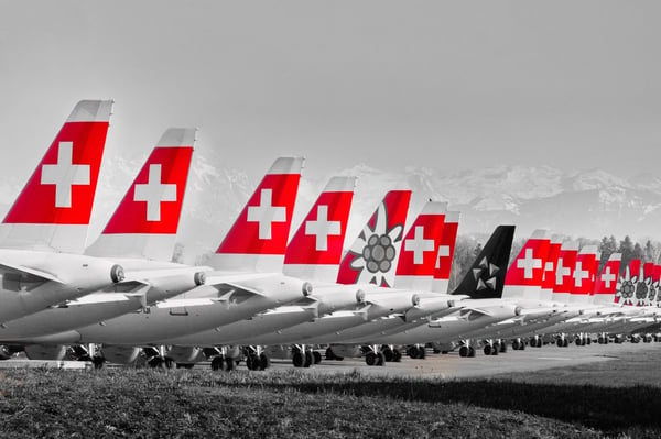 Geparkte Swiss- und Edelweiss-Flugzeuge während des Corona-Lockdowns 2020, Motiv aus dem Fotobuch LOCKDOWN