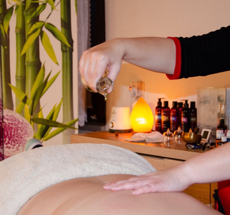 Ayurvedische Ganzkörpermassage (für Frauen)