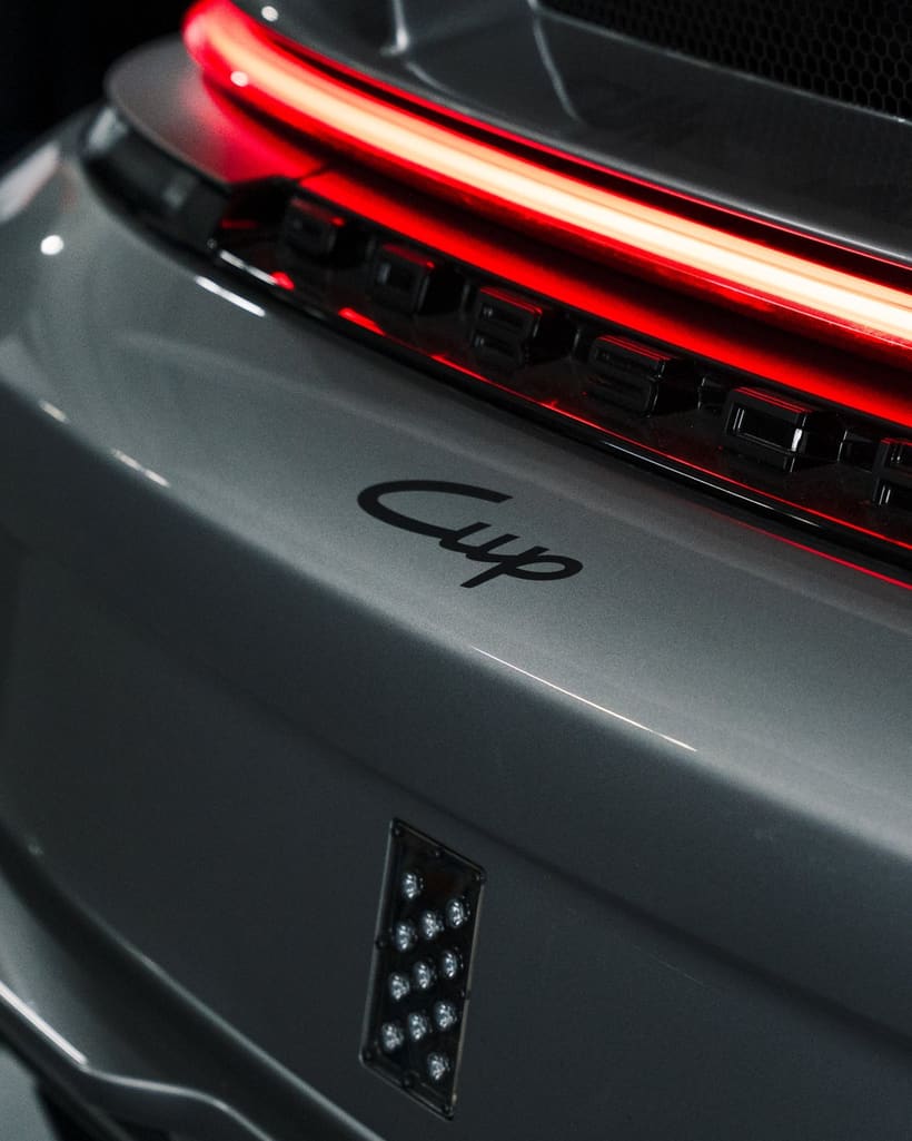 Heck des Porsche 911 GT3 Cup mit Leuchtband