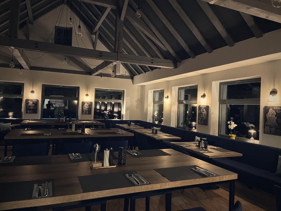 Restaurant am Abend