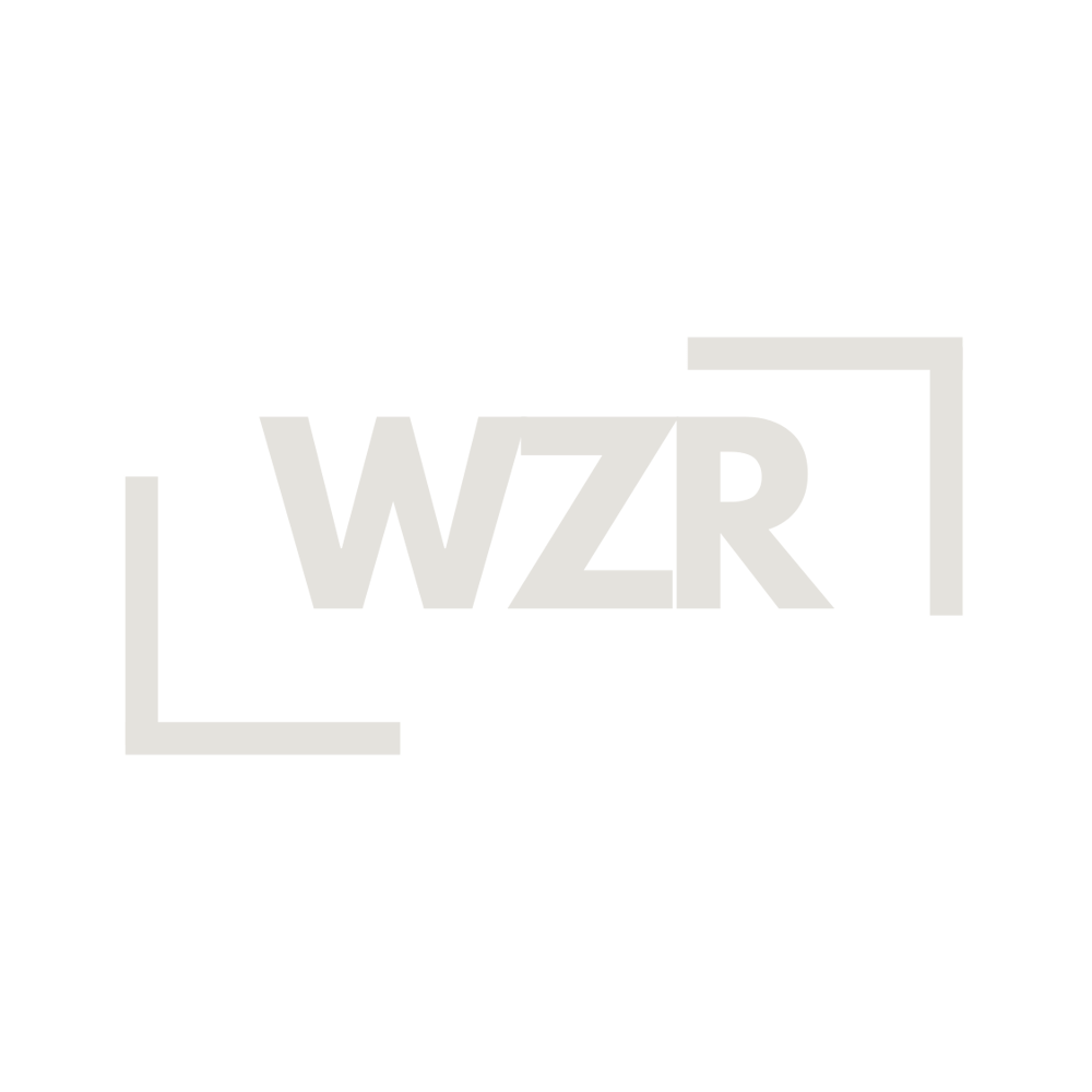 Logo mit den Buchstaben WZR in Großbuchstaben, umrahmt von eckigen Klammern, auf dunkelgrünem Hintergrund.