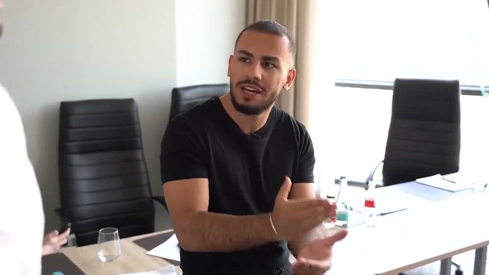 Vergangene Sarajevo-Mastermind: Ayman im Gespräch mit der Gruppe