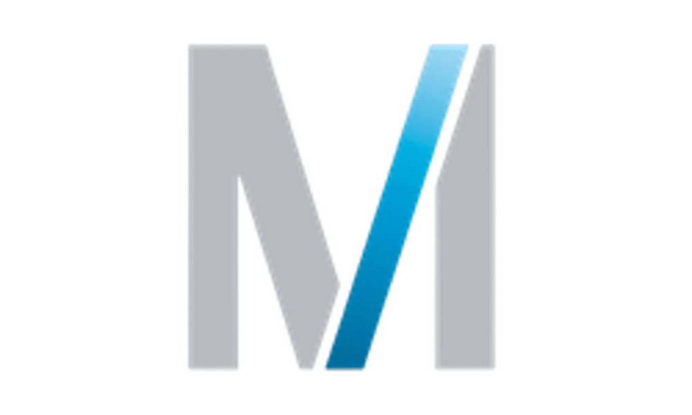 Graues "M"-Logo mit einem diagonalen blauen Streifen durch den Mittelteil.