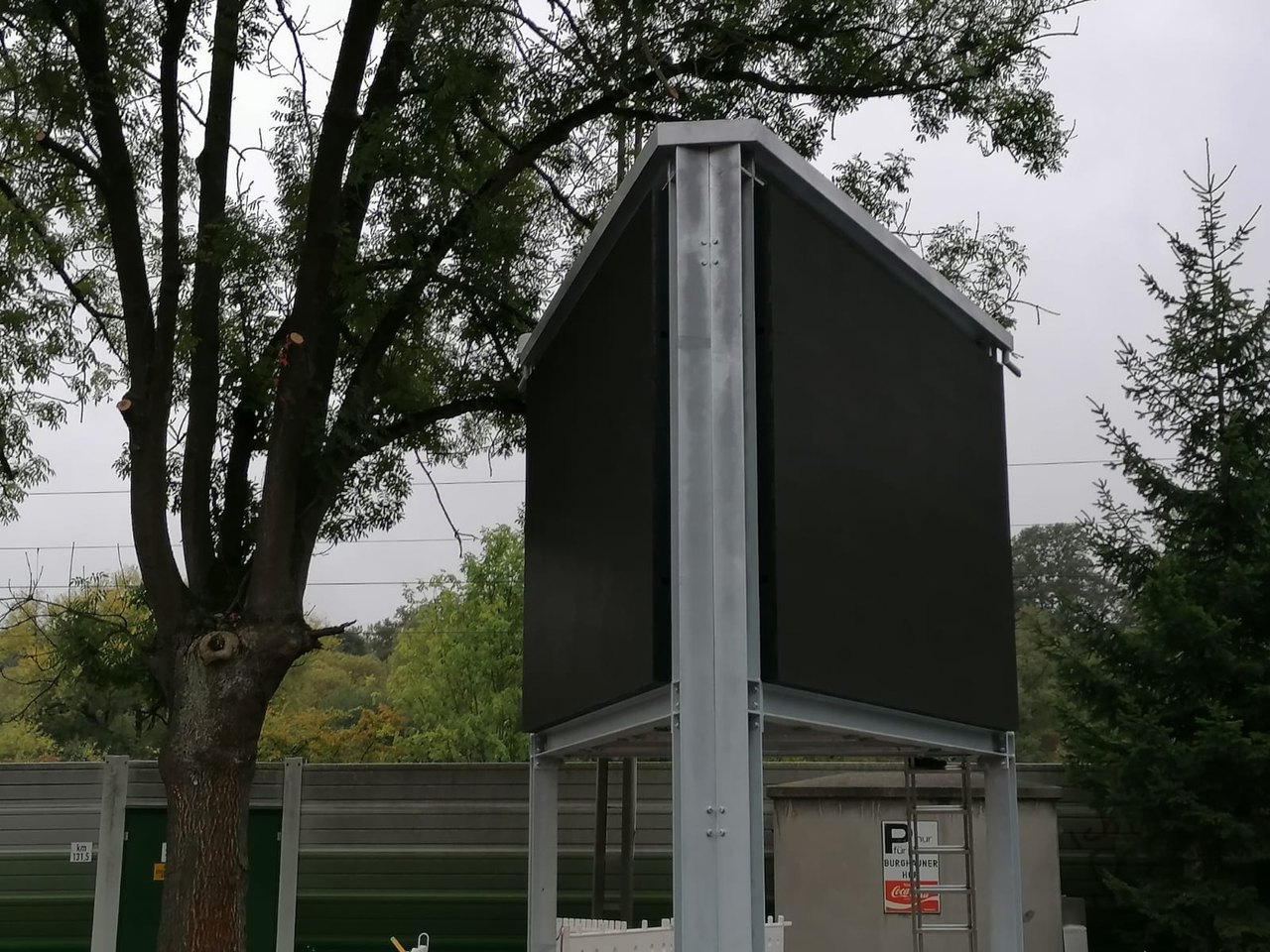 LED-Anlage in V-Shape Freisteher