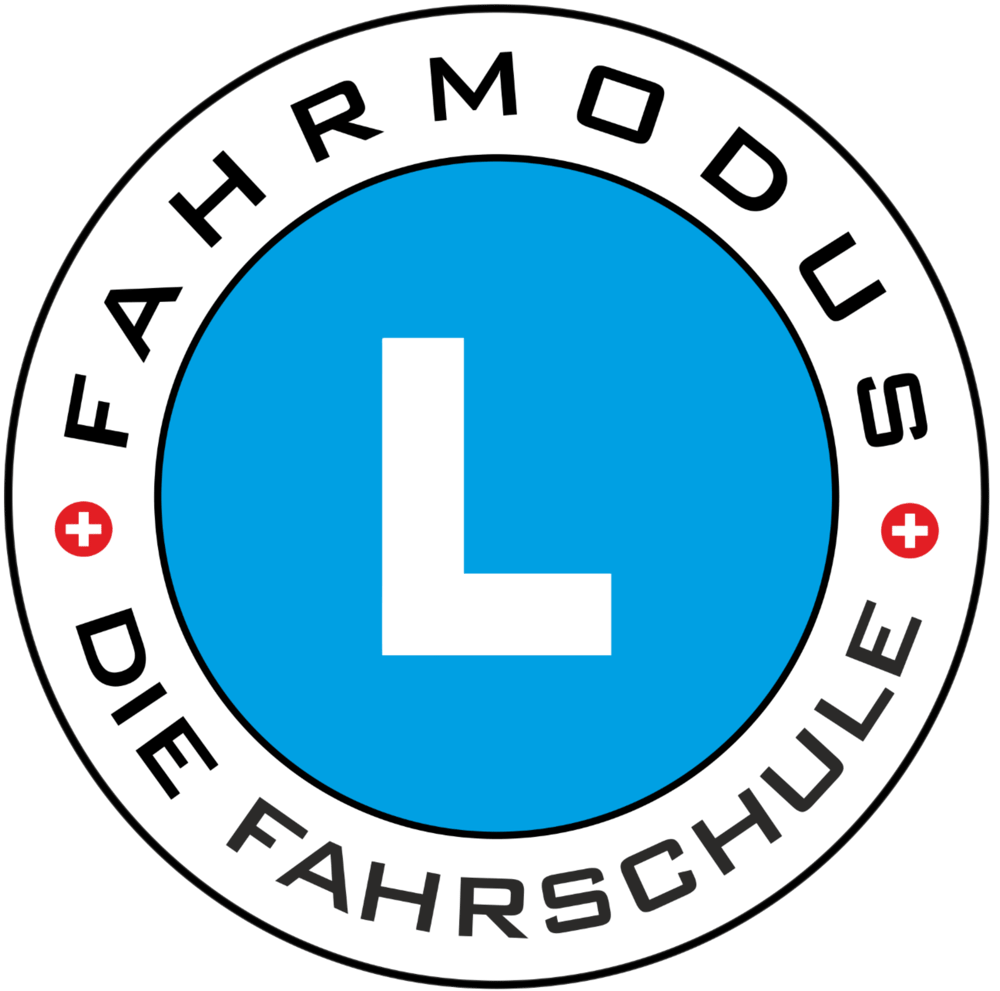 Rundes Logo mit blauem Kreis, großem grünem "L" und Text "FAHRMODUS DIE FAHRSCHULE" außen.