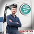 Lachender Mann mit verschränkten Armen vor einem weißen LKW; Text: "Wir freuen uns auf dich!" und "GISOTON Wandsysteme".