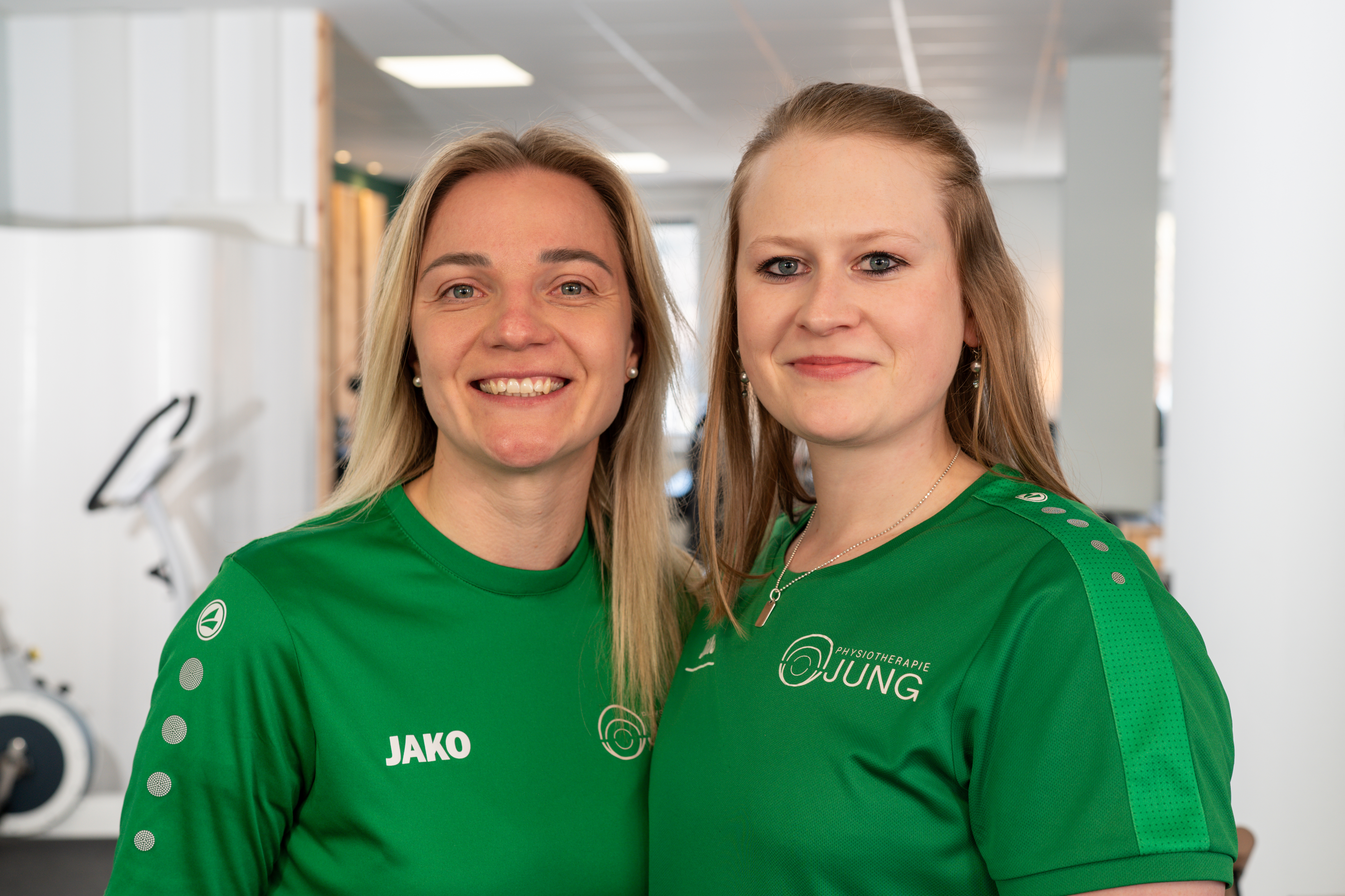Physiotherapie-Team im Gesundheitszentrum Jung Olpe bei der Trainingsplanung
