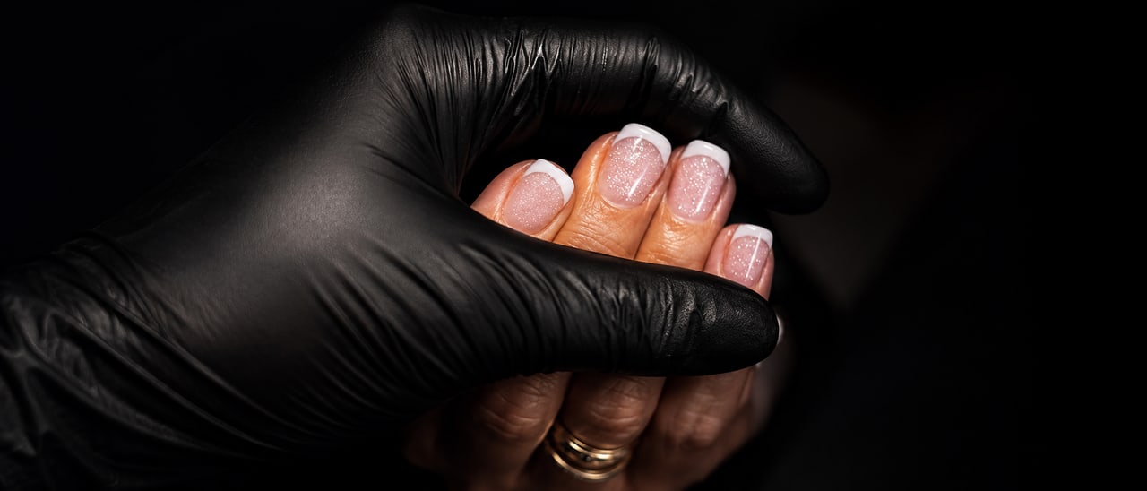 BLACK SWON Edition der Nagelpflege bei SWON in Pforzheim