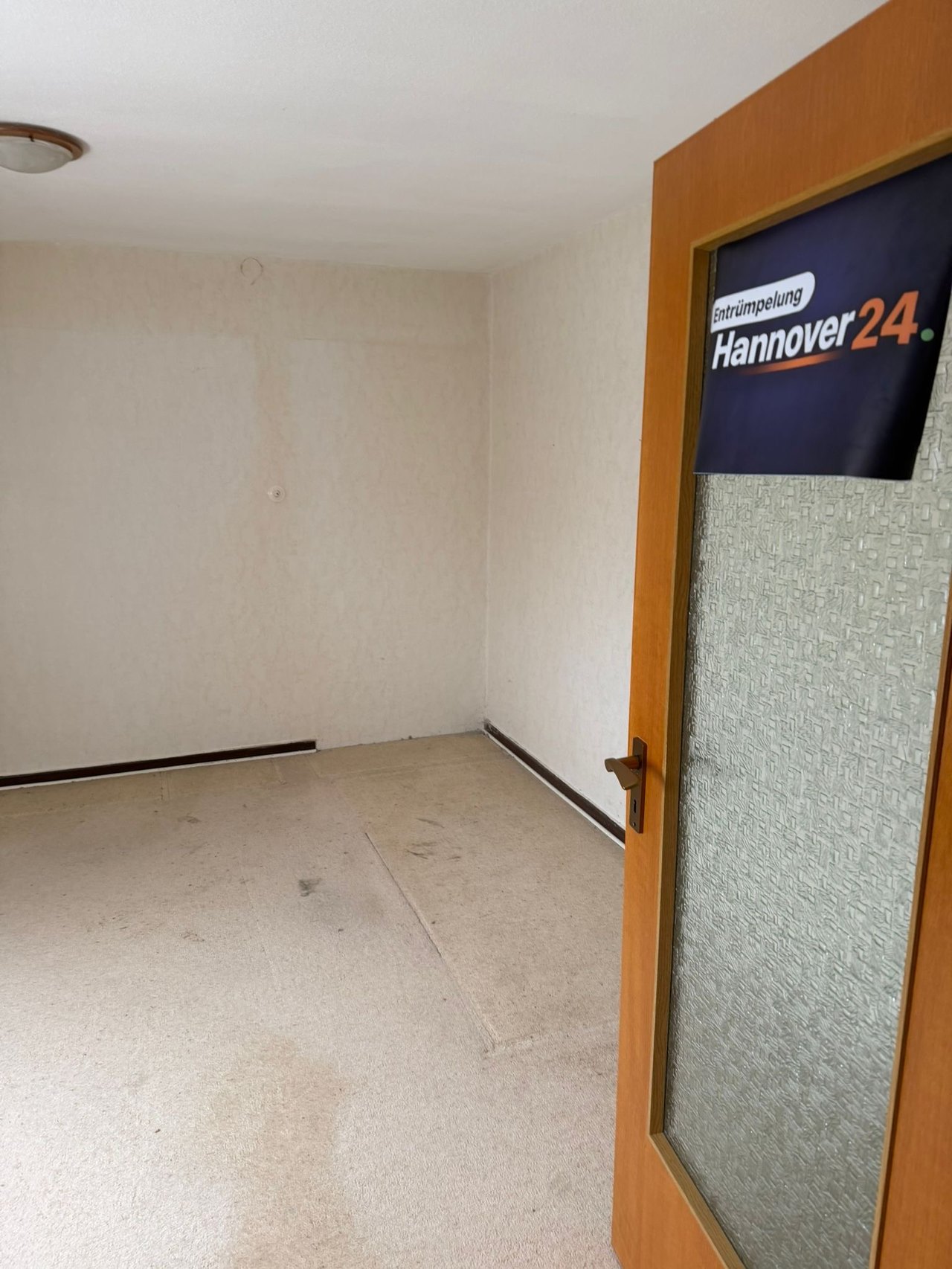 Leerer, besenrein übergebener Raum nach einer Wohnungsauflösung in Hannover