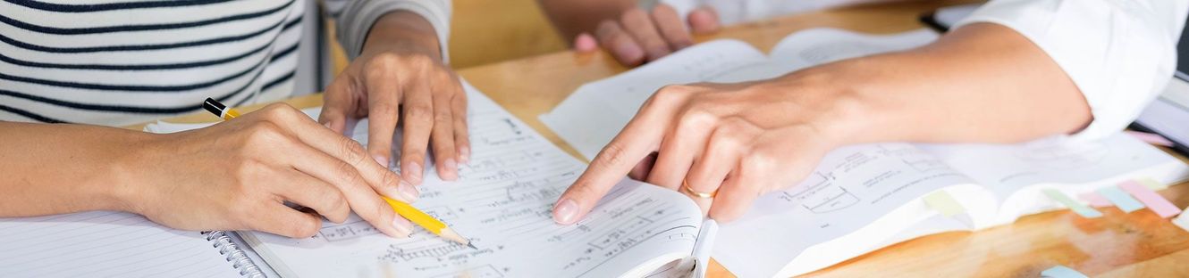 Schüler bekommt Einzel-Nachhilfe