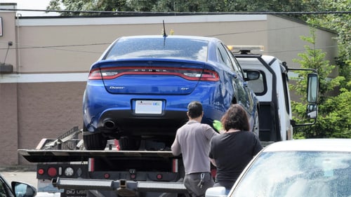 Can You Tow an Electric Car? A Lake Mary Guide to Flatbeds, Tow Eyes and Dead 12-Volts