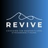 Revive Coaching-Logo mit Berg-Silhouette und dem Schriftzug ‘Coaching für ganzheitliche Stressbewältigung’ – Symbol für nachhaltige Resilienz und persönliche Transformation.