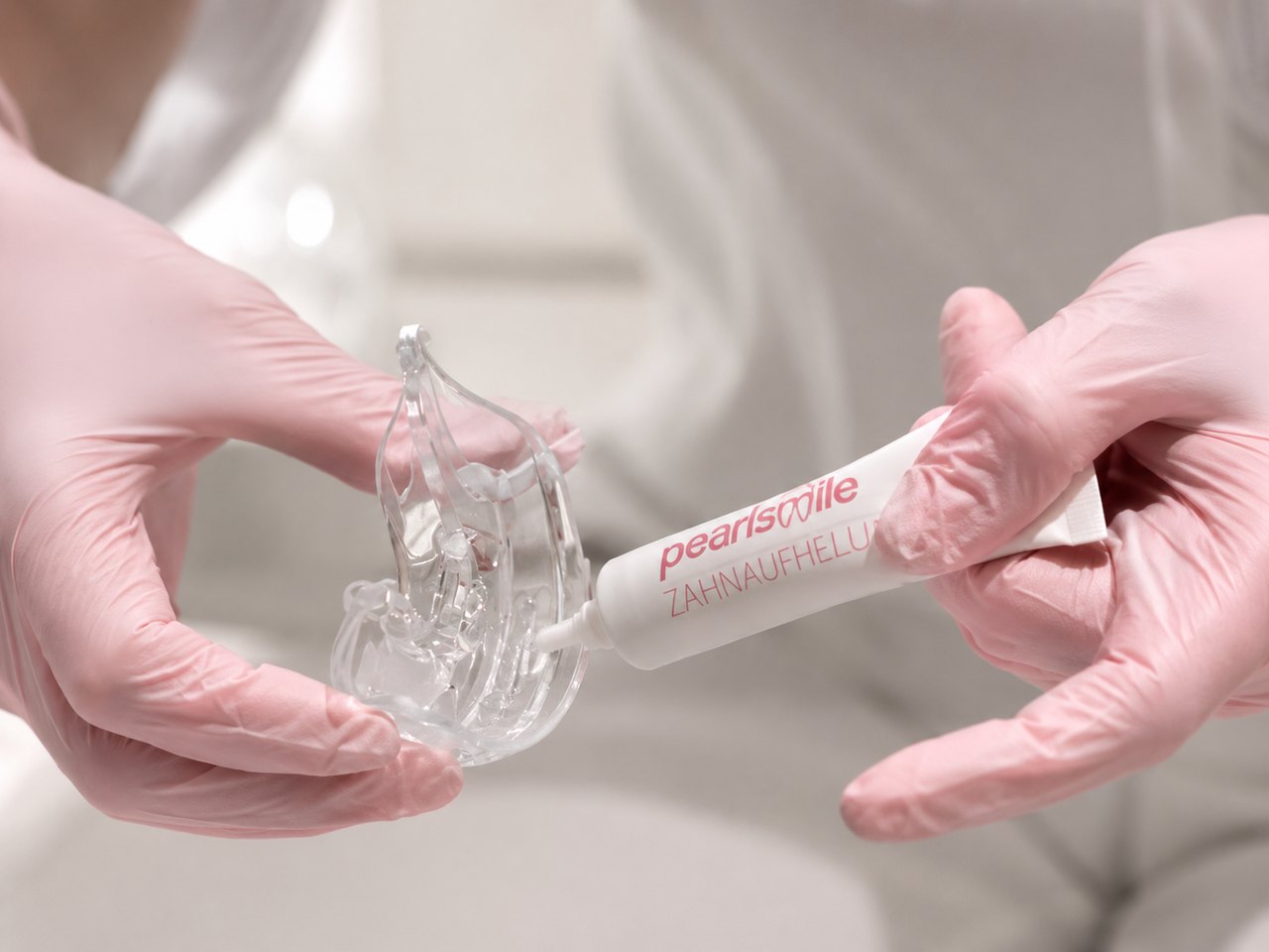 Kosmetische Zahnaufhellung mit dem PearlSmile-System bei SWON