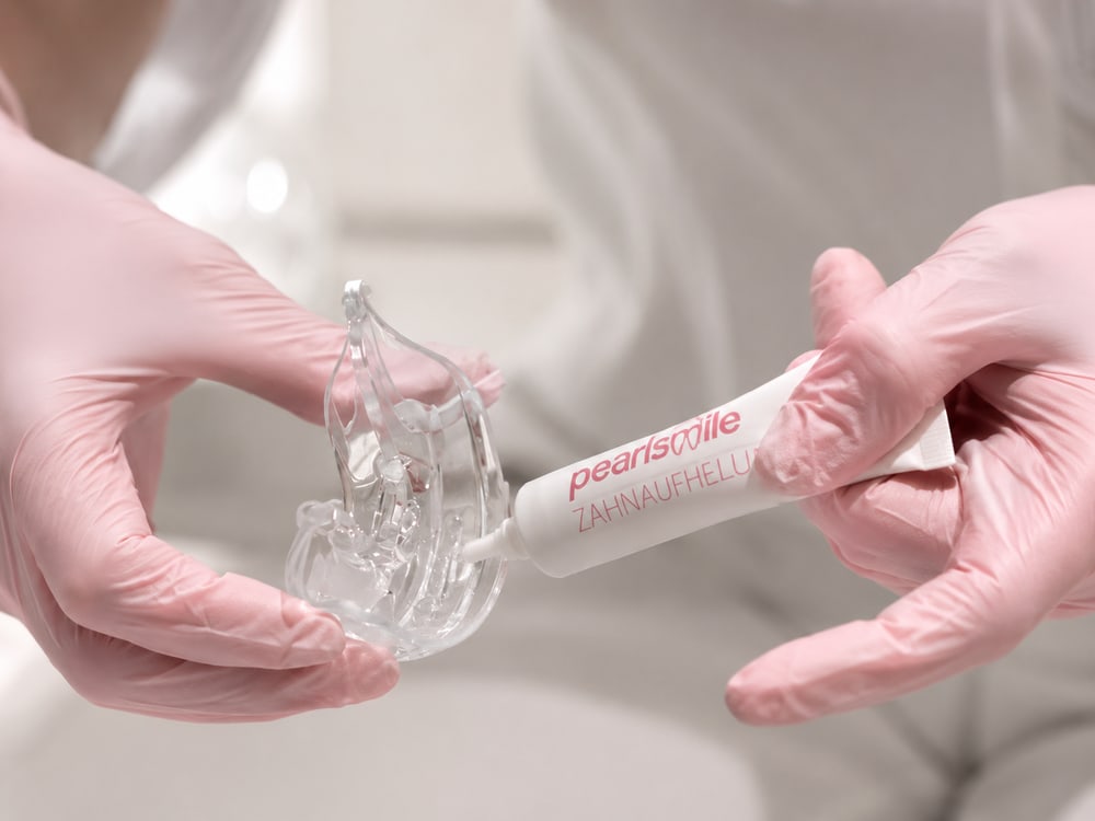 Kosmetische Zahnaufhellung mit dem PearlSmile-System bei SWON in Pforzheim