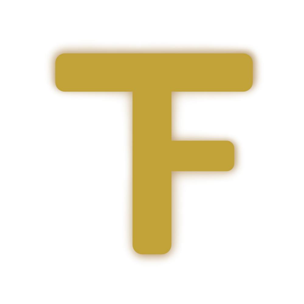 Goldfarbenes Logo mit den ineinander verschlungenen Buchstaben T und F auf dunkelgrünem Hintergrund. TAHA & FALKE Logo.