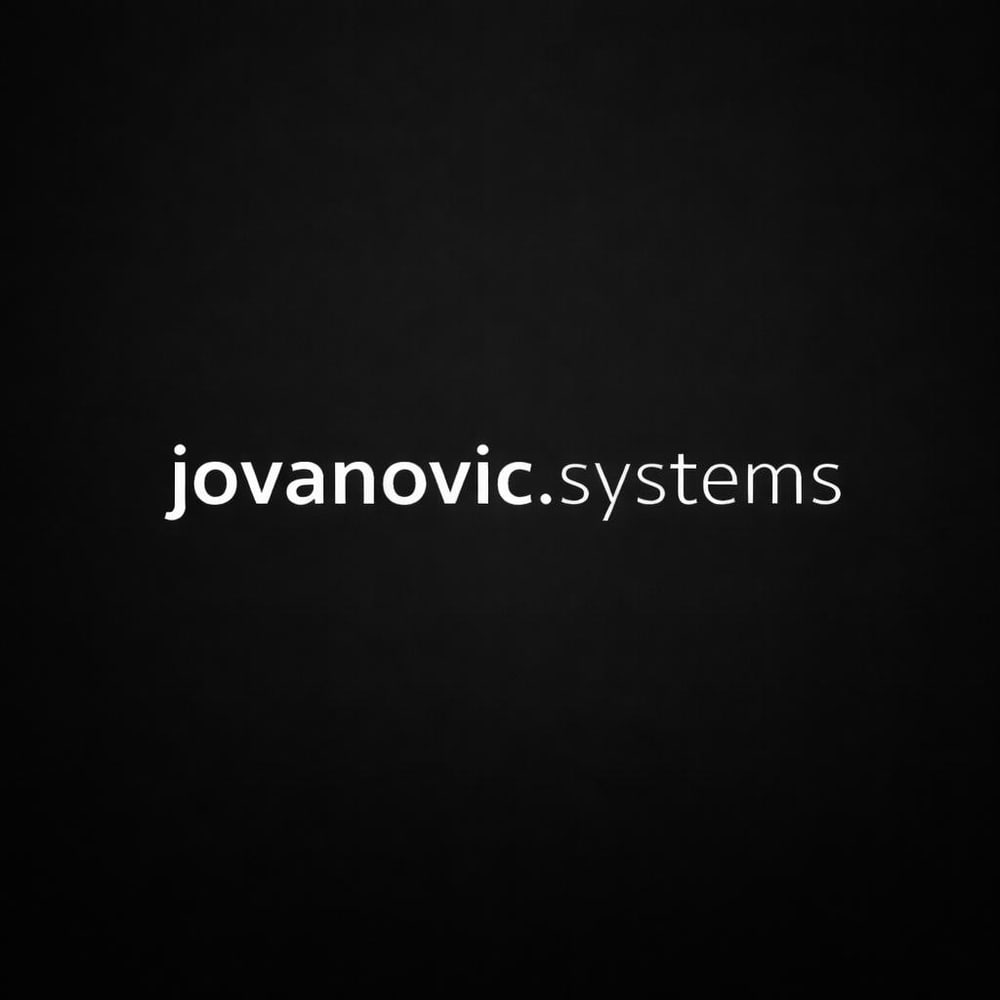 Weißer Text "jovanovic.systems" auf schwarzem Hintergrund.