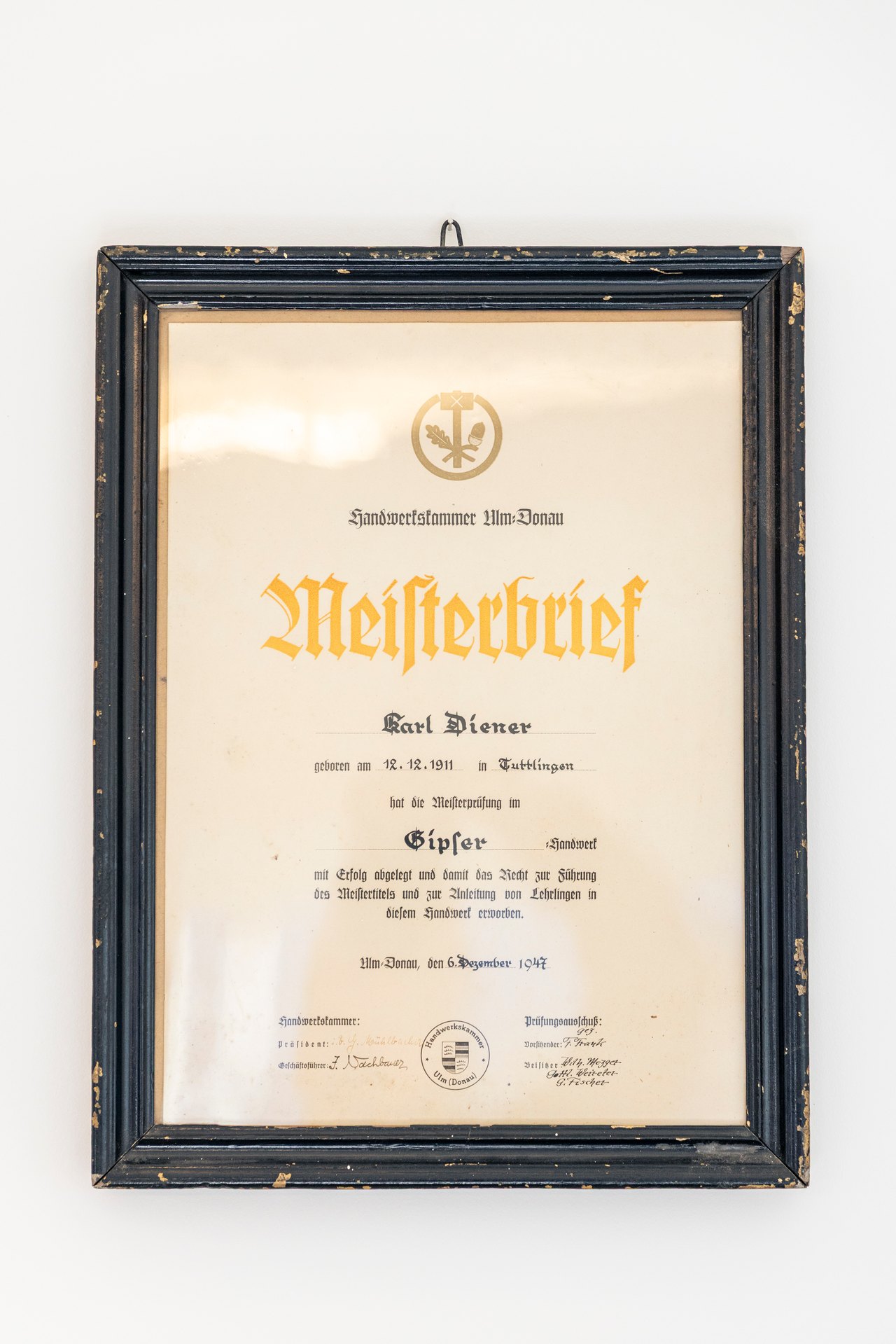 Gerahmter Meisterbrief der Handwerkskammer Ulm-Donau für Karl Diener im Gipserhandwerk