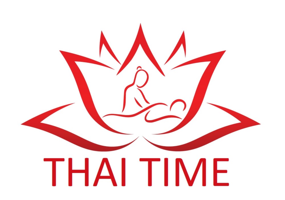 Rotes Lotusblumen-Logo mit zwei Personen, die eine Massage erhalten, darunter der Text "THAI TIME".