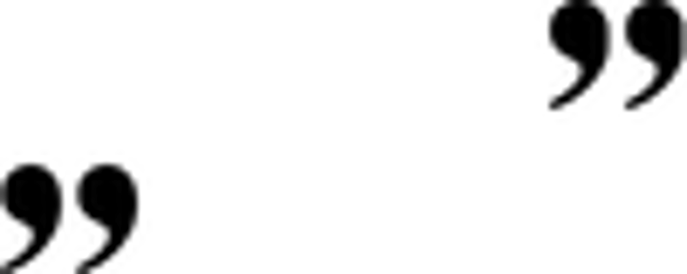 Zwei schwarze, doppelte Anführungszeichen auf grünem Hintergrund.