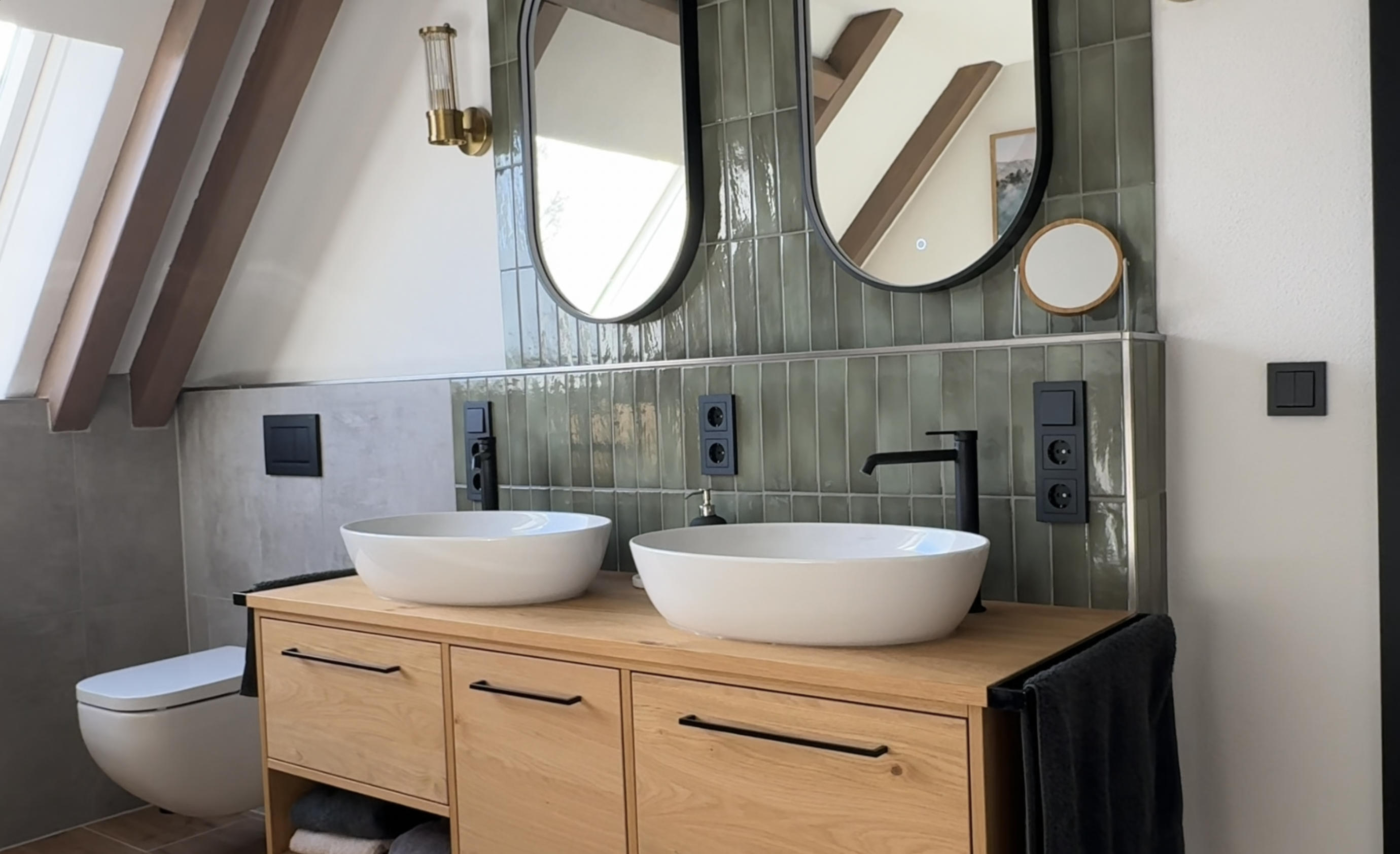 Fertig saniertes hochwertiges Badezimmer