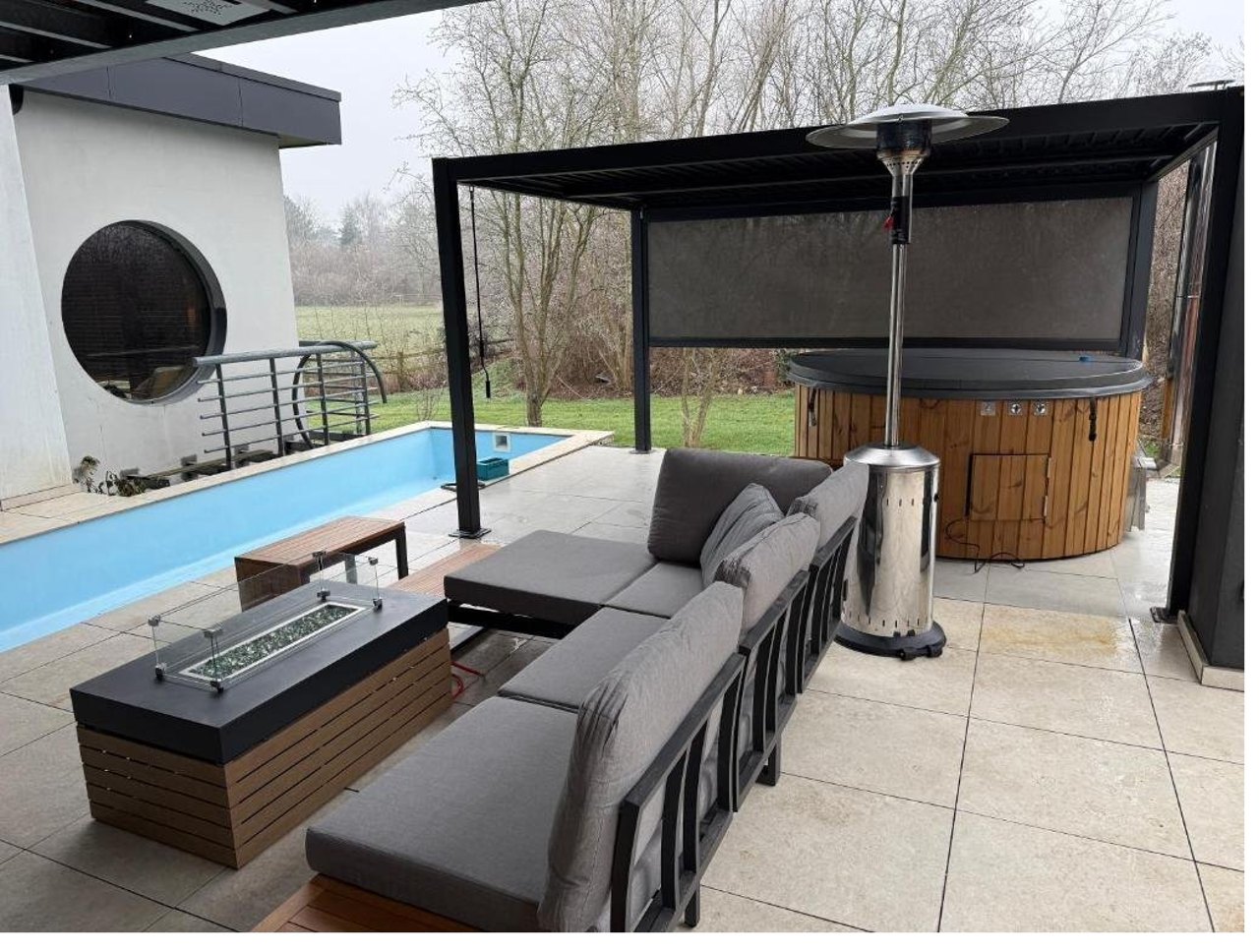 Stilvolles Apartment mit Pool & Whirlpool