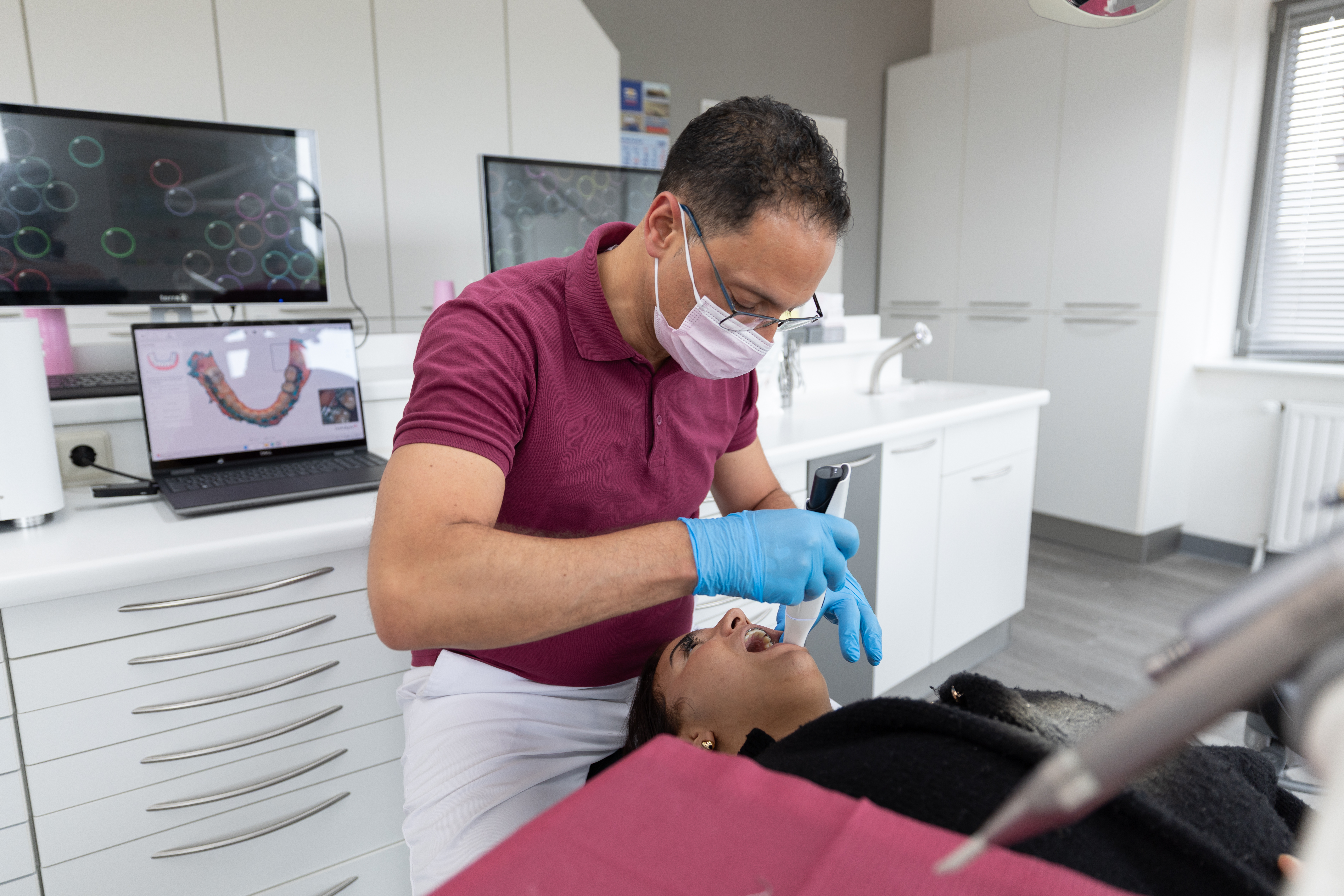 Arbeit mit dem Intraoralscanner