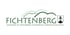 Logo Fichtenberg mit Bergen, darunter "GEMEINDE IM NATURPARK SCHWÄBISCH-FRÄNKISCHER WALD" und Wappen mit Fichte.