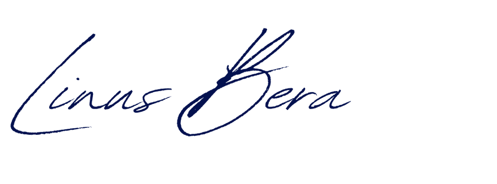 Unterschrift des Namens „Linus Bera“ in dunkelblauer Schrift auf dunkelgrünem Hintergrund.