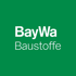 Weißer Schriftzug BayWa Baustoffe auf grünem Hintergrund.