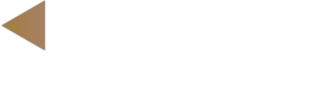 UTP Logo mit weißer, sechseckiger Form und einem orangefarbenen Dreieck, daneben der weiße Text "UTP".