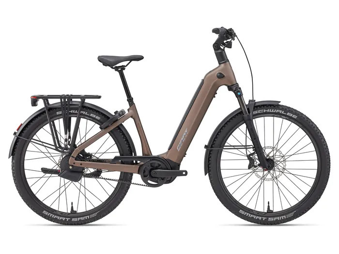 Giant AnyTour X E+ 0 mit breiten Geländereifen