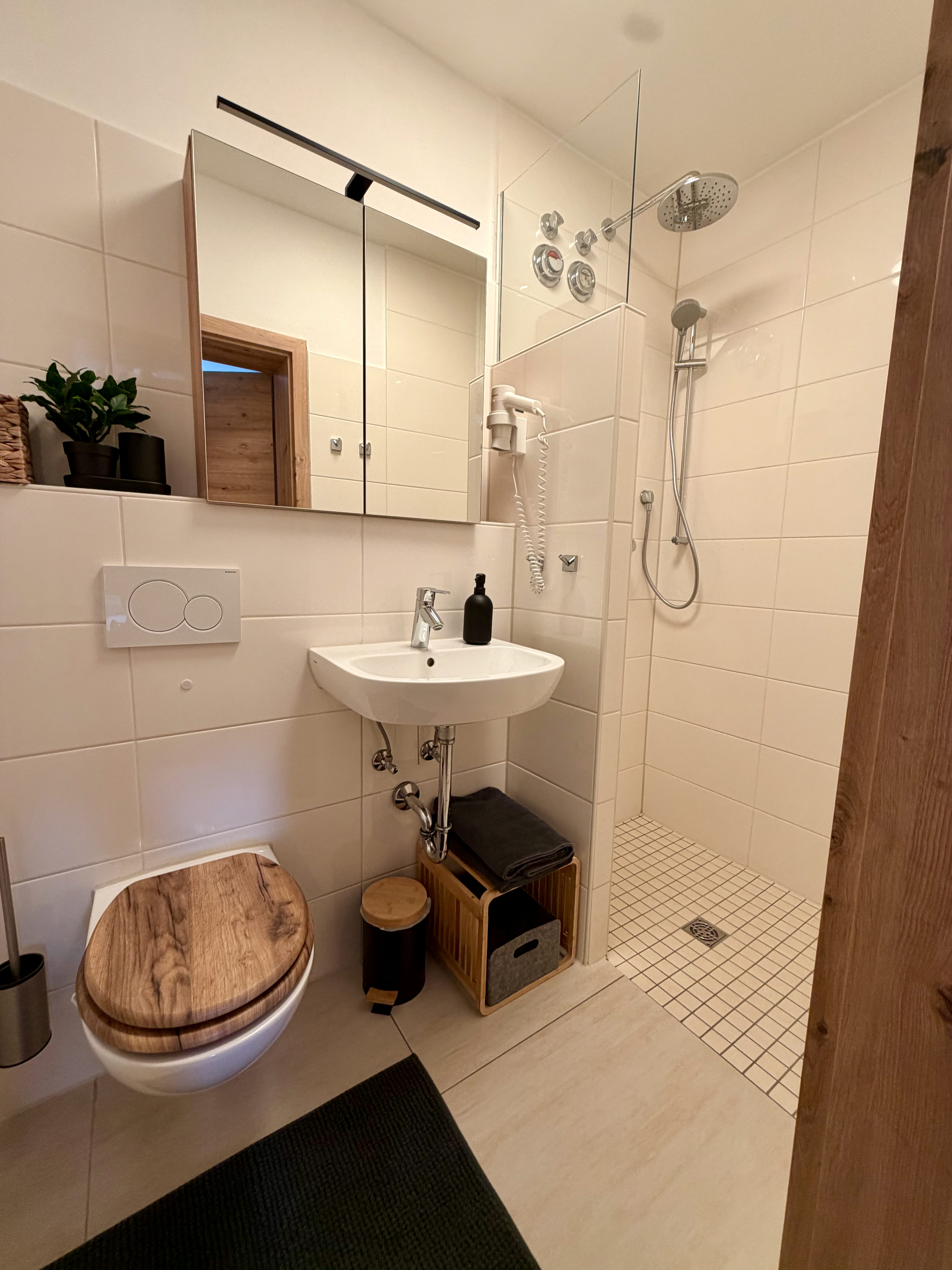 Modernes Badezimmer