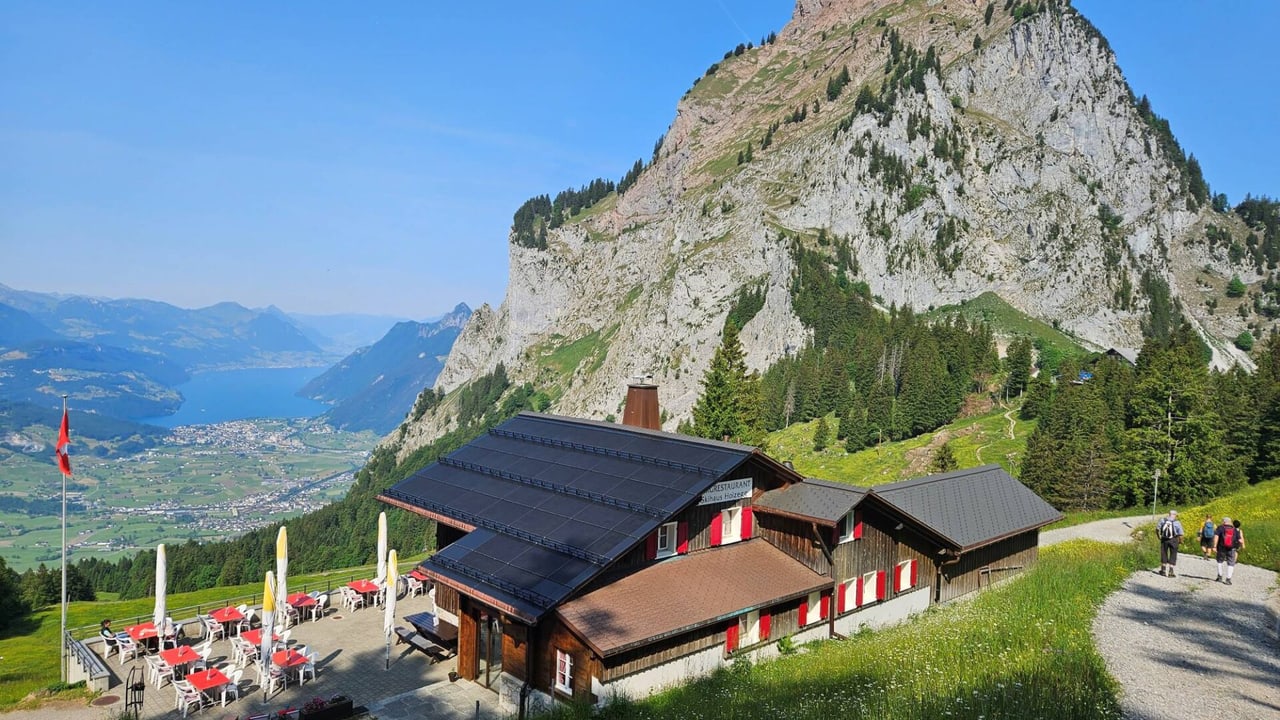 SwissSolarRoof auf dem Skihaus Holzegg