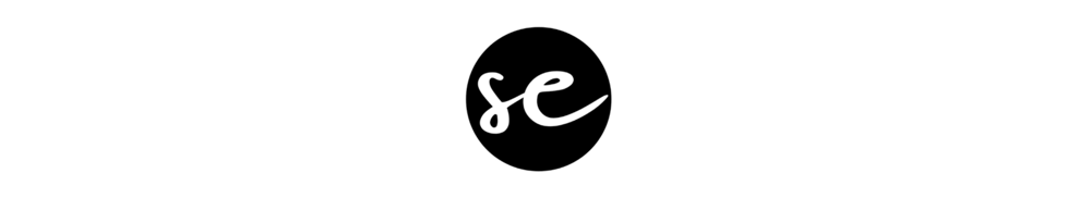 Logo: Weißer se-Schriftzug in schwarzem Kreis, daneben der weiße Text "Studio-Erfolg" auf grünem Hintergrund.