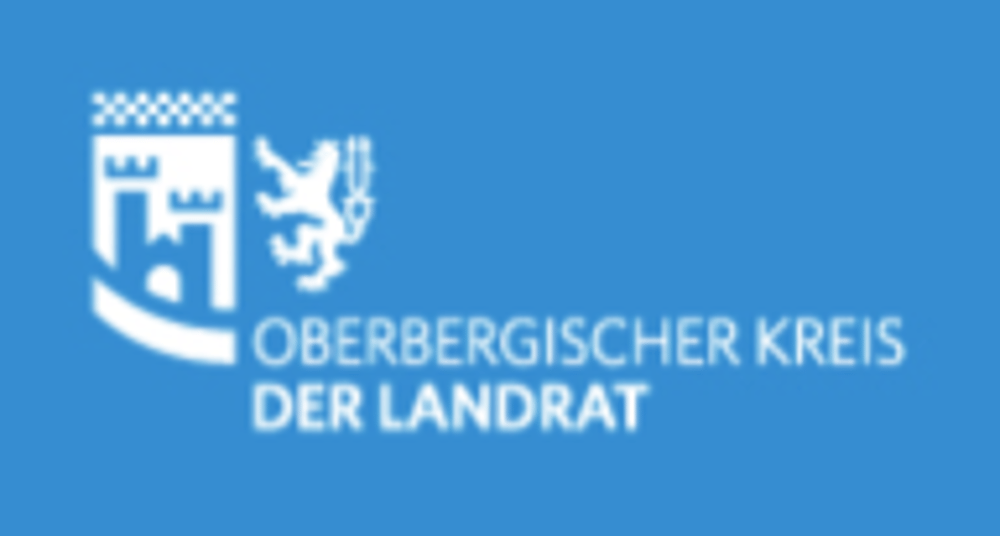 Logo der AWO Kreisverband Rhein-Oberberg e.V. mit rotem Herz und dem Slogan Helfen mit Herz.