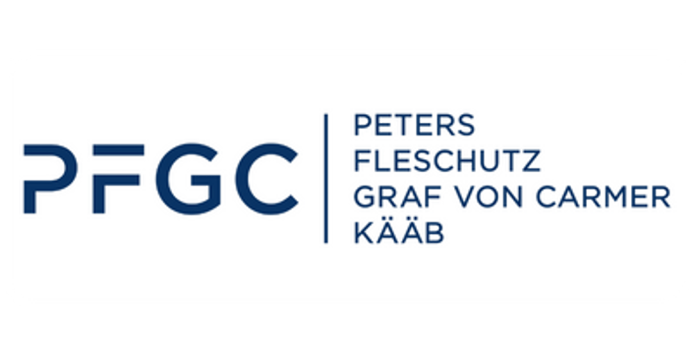 Logo von PFGC, Peters Fleschutz Graf von Carmer Kääb in dunkelblauer Schrift auf weißem Hintergrund.