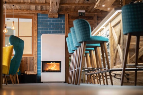 Bartheke im Restaurant Paulas Alb mit Holzwand