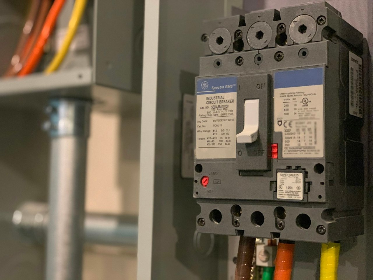 Elektro & Gebäudetechnik