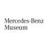 Schwarzer Text "Mercedes-Benz Museum" auf weißem Hintergrund.