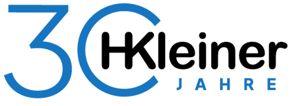 Blaues "30" und "Jahre", schwarzes "HKleiner" auf dunkelgrünem Hintergrund.