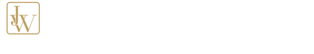 Johannes Witt Learn Logo mit stilisierten goldenen Buchstaben "JW" in einem Kasten.