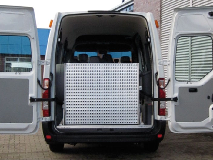 Nissan NV400 mit Heckabsenkung und Auffahrrampe – Bild 3