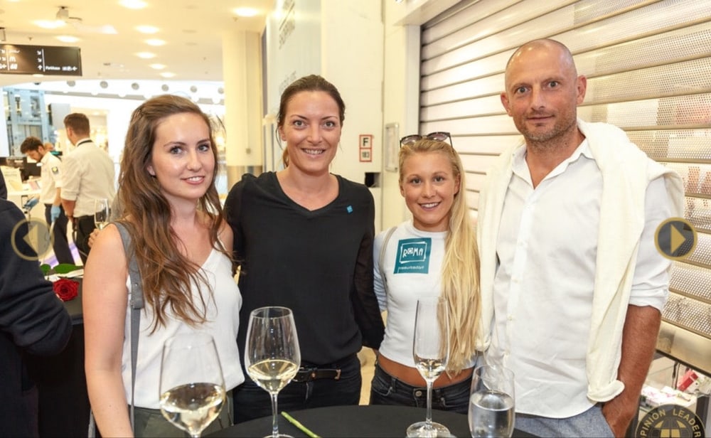 Julia Mayer beim Soft-Opening von Hair Trader im Donau-Zentrum Wien
