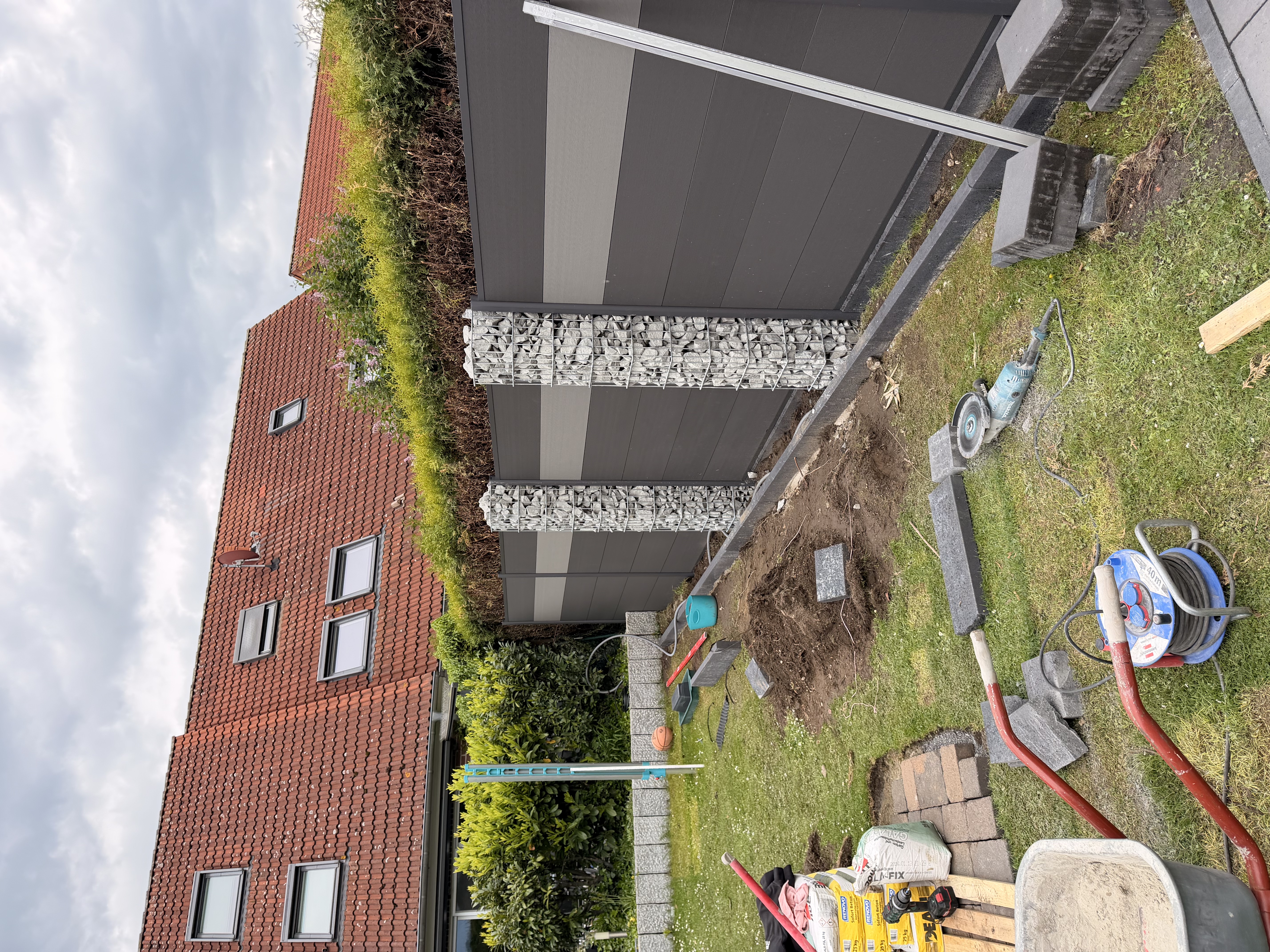 WPC Zaun + Beet + Gabionen