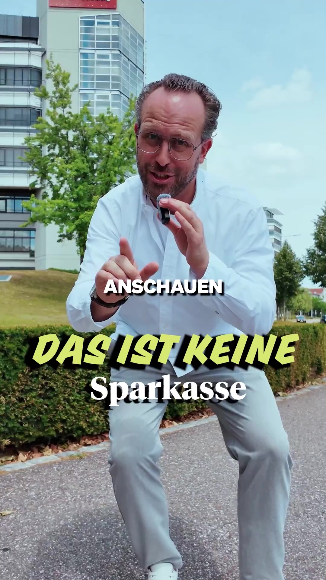 Standbild aus dem Video, das die SV Informatik als IT-Unternehmen statt Sparkasse vorstellt