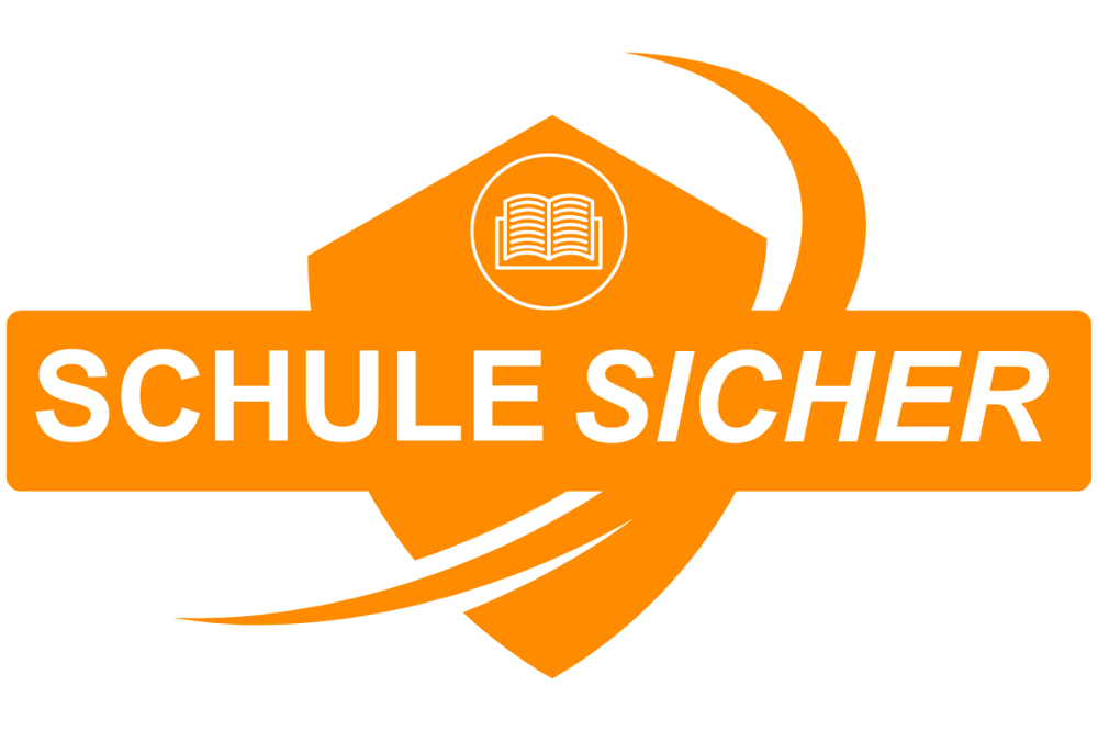 Orangefarbenes Logo mit Text „SCHULE SICHER“ und einem Buchsymbol in einem Haus auf grünem Hintergrund.