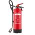 Roter Aumiller Feuerlöscher mit schwarzem Schlauch, Metalldüse und Bedienungsanleitung vor schwarzem Hintergrund.