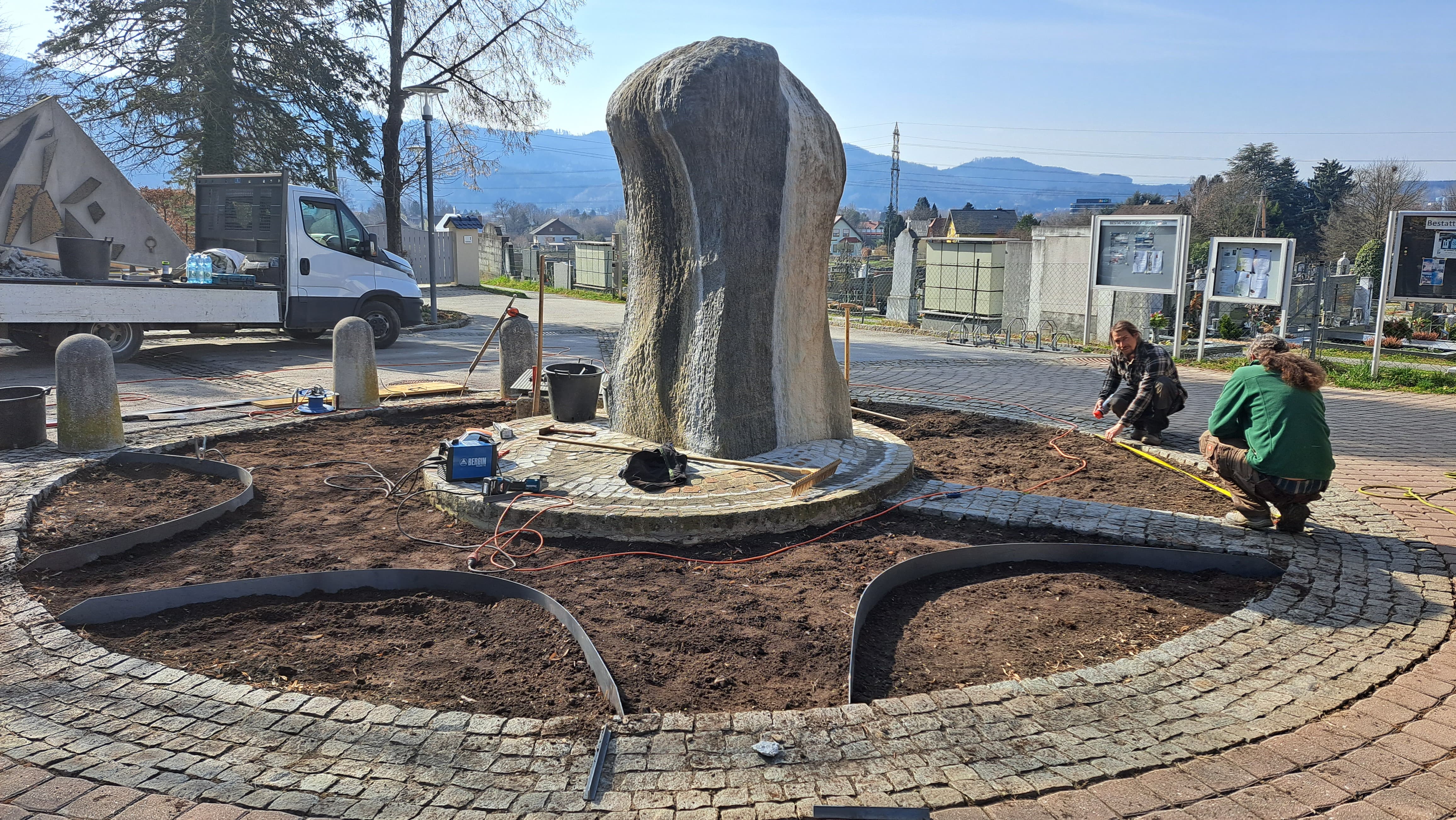 Garten Pfleger bei der Arbeit